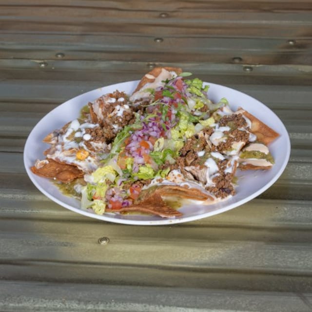 Nachos con Carne de Arroz Tapado.