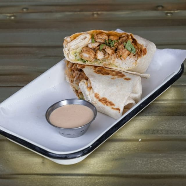 Burrito de Pollo Anticuchero.